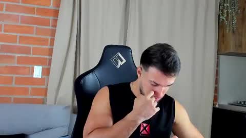 Snapshot of dimitricaruso chatting on June 17, 2:36 am dimitricaruso online show from June 17, 2:36 am