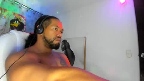 Snapshot of dimitry_muscle chatting on October 23, 11:24 pm dimitry kyle mucle online show from October 23, 11:24 pm