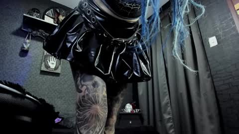 dimmuanddarkness online show from December 18, 9:04 am