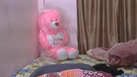 Snapshot of dimple_love chatting on March 6, 7:05 am dimple_love online show from March 6, 7:05 am
