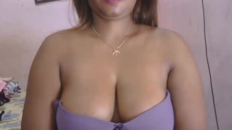 Snapshot of dimple_love chatting on March 21, 8:19 am dimple_love online show from March 21, 8:19 am