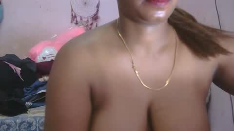 Snapshot of dimple_love chatting on April 27, 10:52 pm dimple_love online show from April 27, 10:52 pm