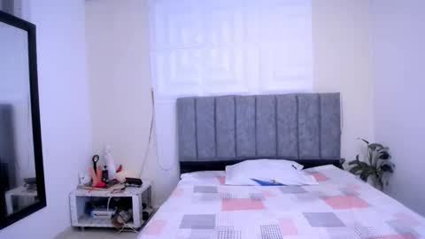 Snapshot of dina_mcry chatting on February 21, 7:04 pm DINA online show from February 21, 7:04 pm