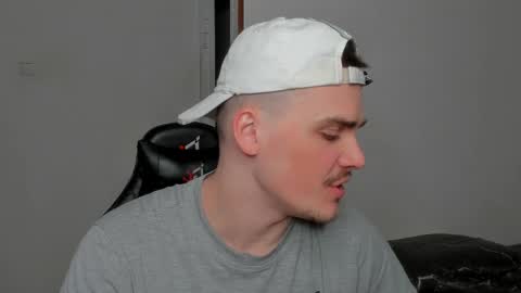 Hot DIN online show from April 9, 7:52 pm