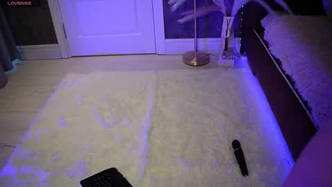 dinacandy online show from February 23, 8:33 am