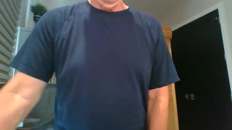 dinger524678 online show from May 14, 9:54 pm