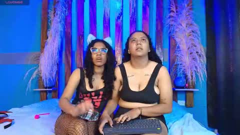 dinokoandkimcyci online show from February 26, 2:27 pm