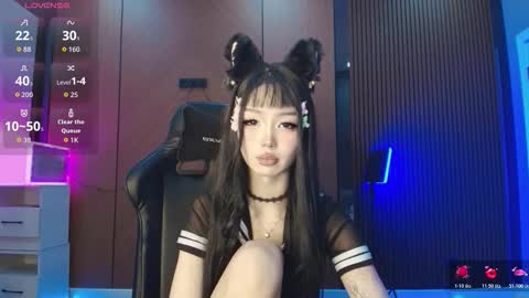 Snapshot of dion_lee9 chatting on March 1, 4:31 pm Reina online show from March 1, 4:31 pm