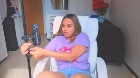 diosadeluniverso_ online show from December 18, 6:14 pm