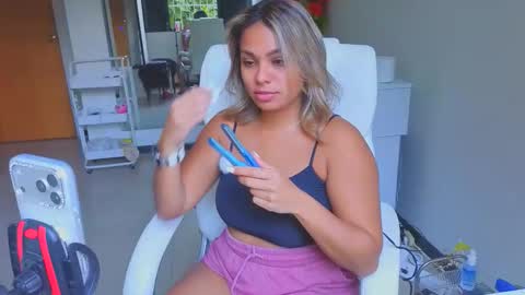 diosadeluniverso_ online show from April 13, 12:43 pm