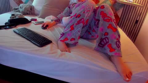 diosaelchat online show from November 17, 3:34 am