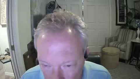 Snapshot of dirkpitt223 chatting on March 4, 4:17 am DirtkPitt Fun guy working online show from March 4, 4:17 am
