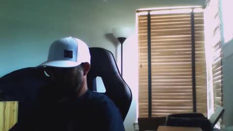 dirtrider15 online show from March 23, 7:18 pm