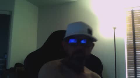 dirtrider15 online show from April 17, 7:17 pm