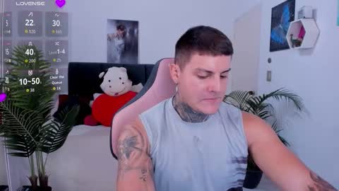Snapshot of dirty_boy__ chatting on October 17, 6:32 pm johny online show from October 17, 6:32 pm