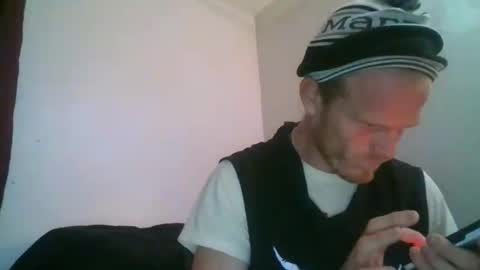 Justin Robinson online show from November 19, 4:01 am