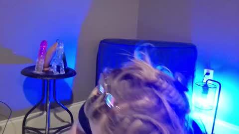 Daisy Wylde online show from March 4, 7:30 am