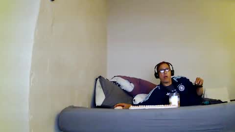 Snapshot of dirtydio chatting on May 9, 4:23 pm dirtydio online show from May 9, 4:23 pm