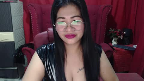 LatexQueen online show from December 5, 2:22 pm