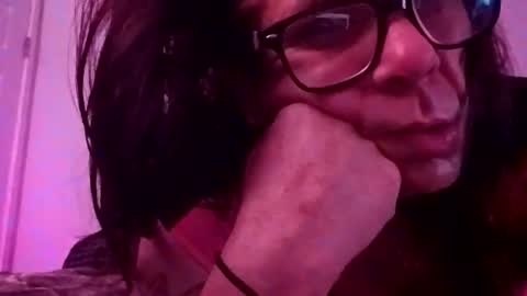 Snapshot of dirtygurl417898 chatting on December 16, 12:10 pm dirtygurl417898 online show from December 16, 12:10 pm