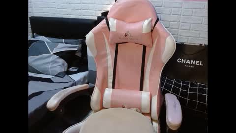 Snapshot of dirtylexa31 chatting on December 14, 7:46 pm LEXA online show from December 14, 7:46 pm