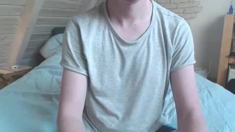 Snapshot of dirtynils0489 chatting on February 18, 7:54 am Nils online show from February 18, 7:54 am