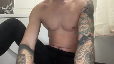 Snapshot of dirtyprettyboi chatting on January 12, 12:32 pm buy tokens with link online show from January 12, 12:32 pm