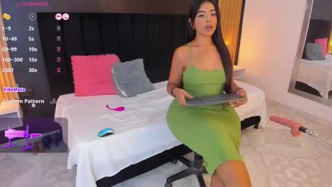 Snapshot of dirtysex18 chatting on January 31, 2:17 pm Soffie - Valentina - Yuya Astro online show from January 31, 2:17 pm