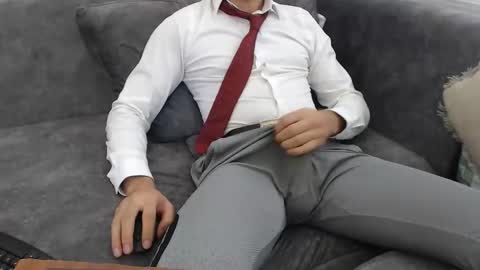 Snapshot of dirtyybooyy77 chatting on November 13, 10:47 am dirtyybooyy77 online show from November 13, 10:47 am