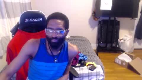 Snapshot of disr3sp3ctfully_dipp3d chatting on May 31, 4:20 am Your Best Worst Nightmare online show from May 31, 4:20 am