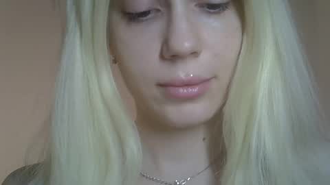 DitaMilton online show from April 7, 5:24 pm