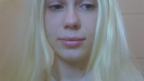 DitaMilton online show from April 13, 7:41 pm