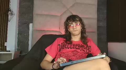 Snapshot of divine____ chatting on July 13, 7:38 pm DIVINE online show from July 13, 7:38 pm