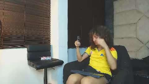 Snapshot of divine____ chatting on July 19, 3:54 am DIVINE online show from July 19, 3:54 am
