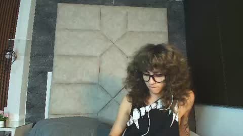 Snapshot of divine____ chatting on July 29, 11:47 pm DIVINE online show from July 29, 11:47 pm