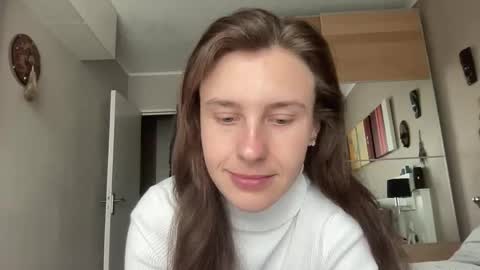 Snapshot of divine_beauty_girl chatting on January 28, 9:41 am Valerie online show from January 28, 9:41 am