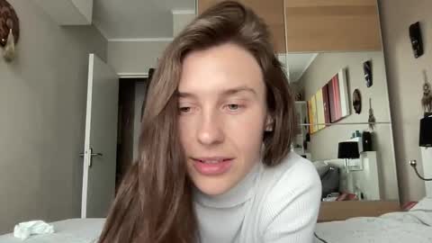 Snapshot of divine_beauty_girl chatting on January 28, 12:43 pm Valerie online show from January 28, 12:43 pm