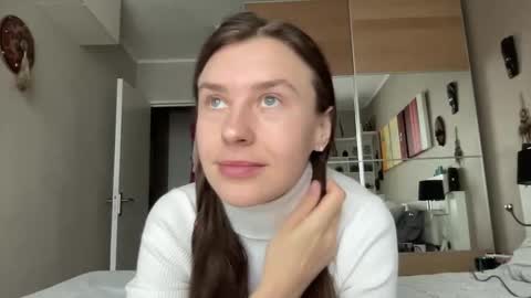 Snapshot of divine_beauty_girl chatting on February 4, 9:07 am Valerie online show from February 4, 9:07 am