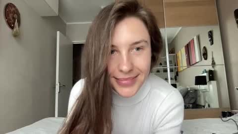 Snapshot of divine_beauty_girl chatting on February 4, 12:11 pm Valerie online show from February 4, 12:11 pm