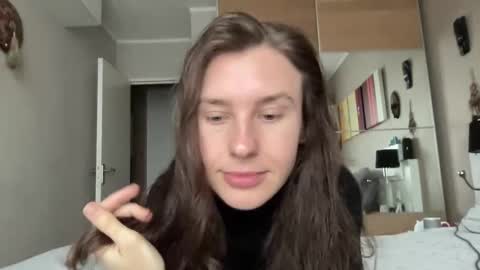 Snapshot of divine_beauty_girl chatting on February 5, 8:32 am Valerie online show from February 5, 8:32 am