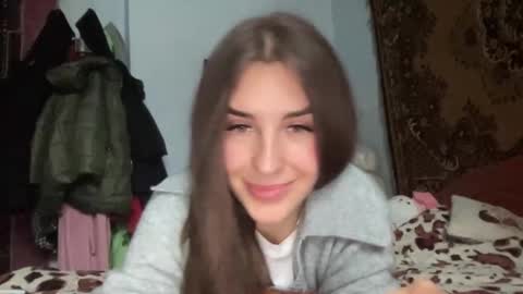 Snapshot of divine_beauty_girl chatting on February 16, 2:00 pm Valerie online show from February 16, 2:00 pm