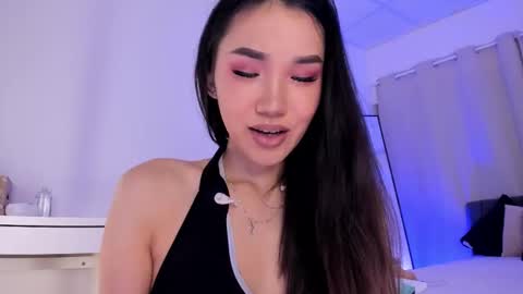 AKITA MEW MEW Follow  online show from November 25, 7:30 am