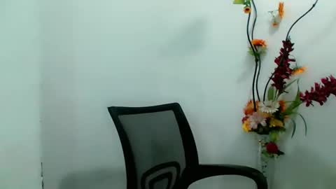 Snapshot of divinegrace10 chatting on December 9, 2:56 am     Divine Grace Close To Your Hear online show from December 9, 2:56 am