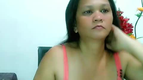 Snapshot of divinegrace10 chatting on January 3, 9:26 pm     Divine Grace Close To Your Hear online show from January 3, 9:26 pm