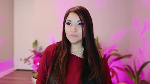 DivineLynn online show from February 1, 1:53 pm