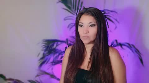 Snapshot of divinelynn chatting on May 4, 12:45 pm DivineLynn online show from May 4, 12:45 pm