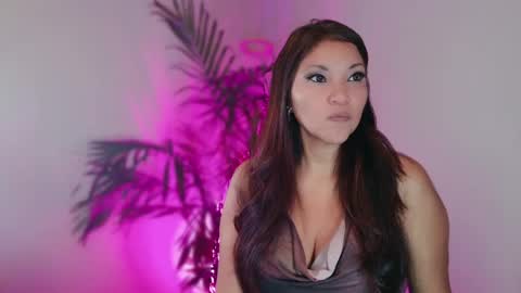 Snapshot of divinelynn chatting on June 1, 1:13 pm DivineLynn online show from June 1, 1:13 pm