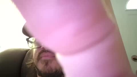 Snapshot of divorcedstoner420 chatting on July 15, 9:31 pm divorcedstoner420 online show from July 15, 9:31 pm