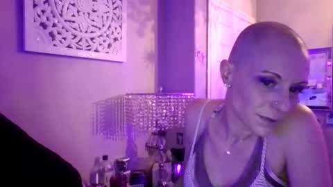 Snapshot of dixieglam chatting on November 26, 9:54 am dixieglam online show from November 26, 9:54 am