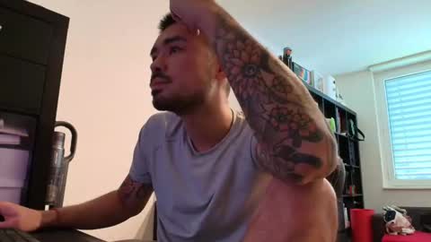 Snapshot of dixonhuang chatting on September 19, 8:05 am D online show from September 19, 8:05 am